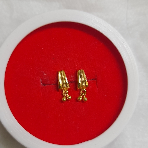 Beautiful new small earrings - Picture 8 of 10